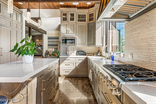 1995 Kidd Cir, Park City UT 84098-8512 exterior