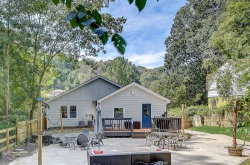 99 Holly Rd, Atlanta GA 30314-2002 exterior