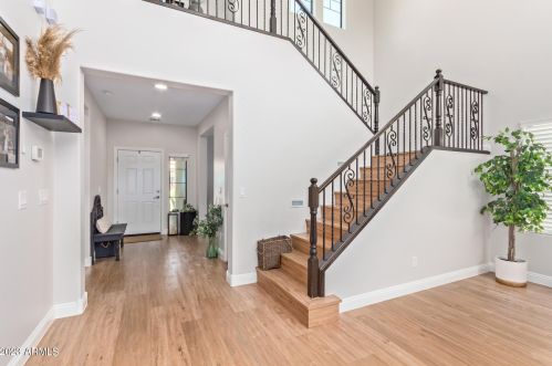 1646 Blaylock Dr, Phoenix AZ 85085-6323 exterior