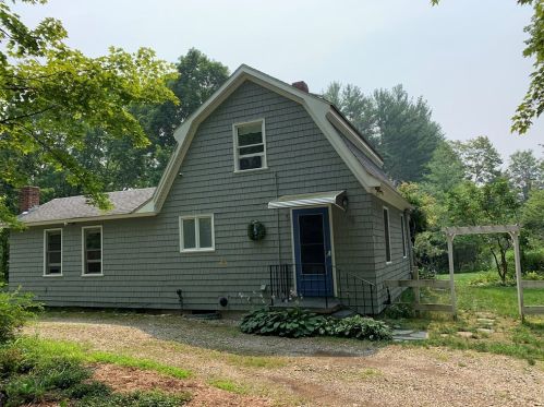 12 Sand Hill Rd, Amherst, MA 01002-1113