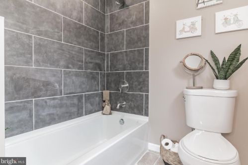 1564 Center St, West Deptford NJ  08086-3098 exterior