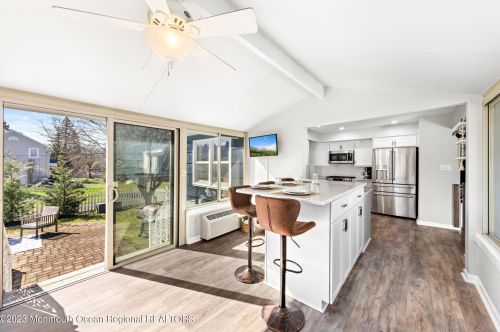 450 Branch Ave, Little Silver NJ  07739-1111 exterior