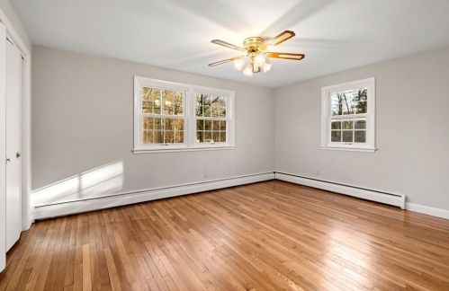 901 Randolph Ave, Milton MA 02186-3404 exterior