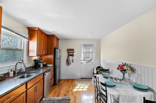 280 Court St, Plymouth MA 02360-4362 exterior