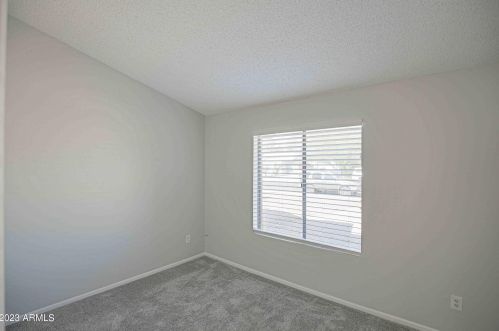 1719 Beverly Ln, Phoenix AZ  85022-2889 exterior