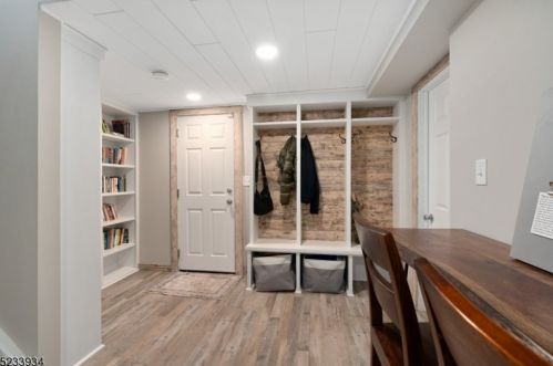 6 Cheshire Ln, Skyline Lakes NJ 07456-2743 exterior