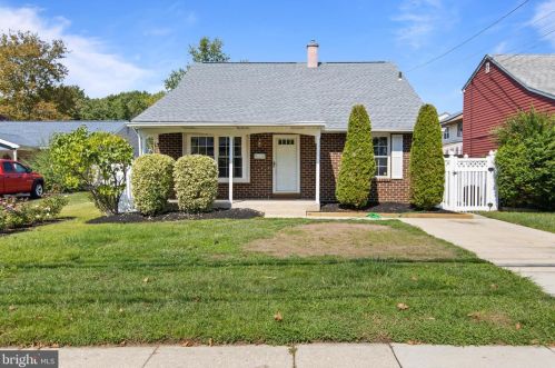 565 Salem Ave, West Deptford NJ 08096-3204 exterior