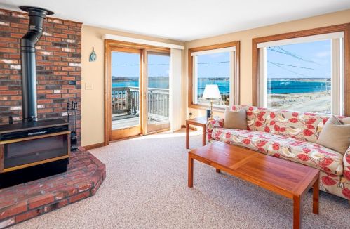 176 Central Ave, Marshfield MA 02047-6149 exterior