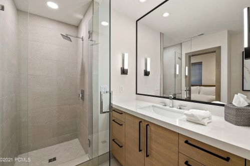 1231 Lowell Ave, Park City UT 84060-5115 exterior