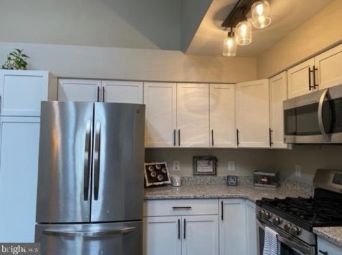 1244 Tristram Cir, West Deptford NJ  08051-2247 exterior