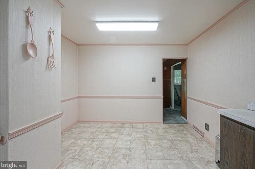 616 Chestnut Ave, West Deptford NJ 08097-1604 exterior