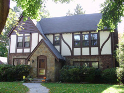 45 Gralynn Rd, Newton, MA 02459-1342