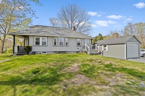 24 Main St, Berkley MA  02779-1399 exterior