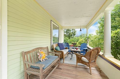 15 Lyman St, Southborough, MA 01772-1232