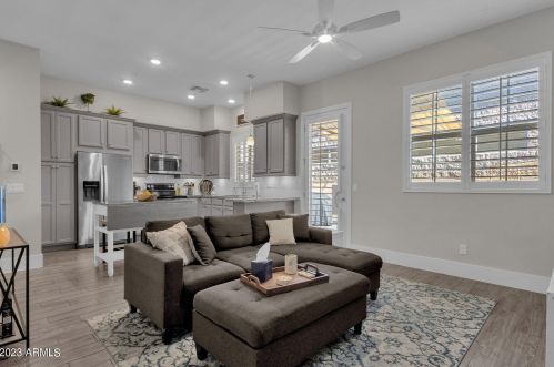 8969 8th Dr, Phoenix AZ  85021-8319 exterior