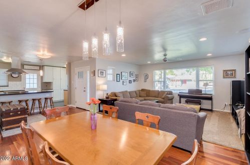 2145 Clarendon Ave, Phoenix AZ 85031-3142 exterior