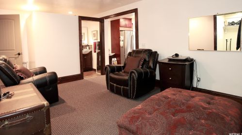 2079 Crk Rd, Sandy UT 84093-6449 exterior