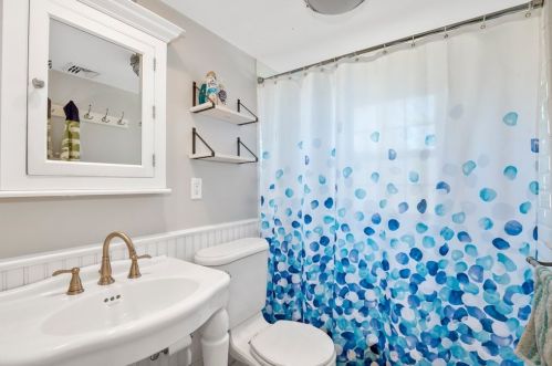 51 Rdg St, Arlington MA 02474-1706 exterior