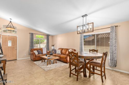 2029 Angela Dr, Phoenix AZ 85032-2351 exterior