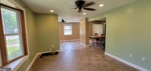 1859 Manhassett Ave, West Deptford NJ 08096-4307 exterior