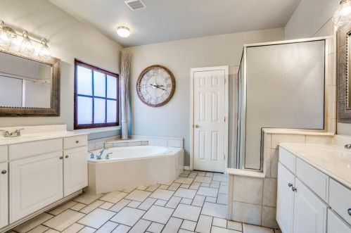 2709 Oakland Hl Dr, Plano TX 75025-6448 exterior