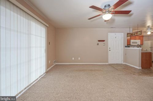 1421 Tristram Cir, West Deptford NJ 08051-2264 exterior