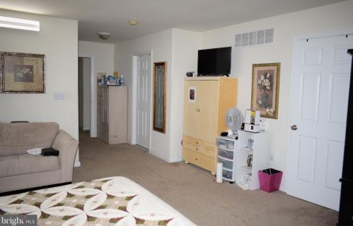 94 Drift Ave, Trenton NJ 08648-3505 exterior