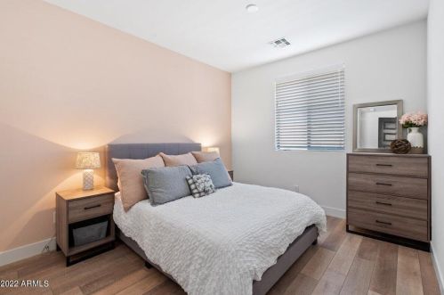 3130 Beryl Ave, Phoenix AZ  85028-3806 exterior