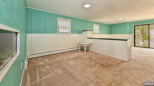 331 Skyline Lake Dr, Skyline Lakes NJ  07456-1953 exterior