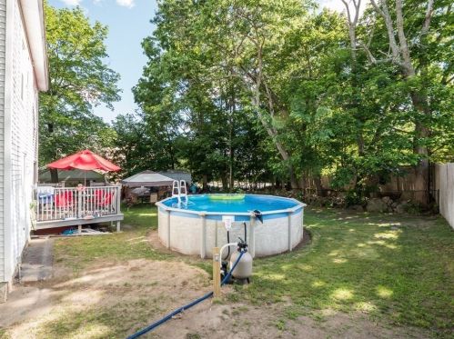 1174 Mammoth Rd, Dracut MA  01826-3147 exterior