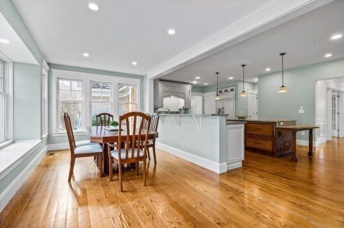 44 Canterbury St, Hingham MA 02043-1453 exterior