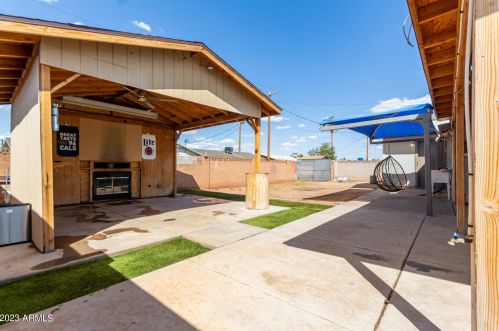 2248 Chipman Rd, Phoenix AZ 85040-2472 exterior