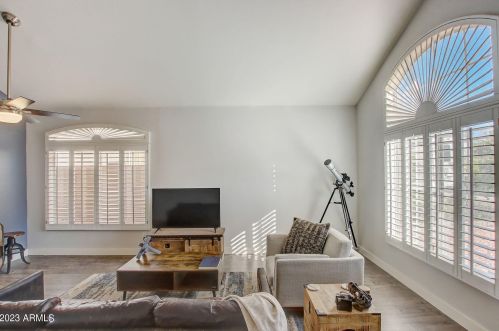 17806 13 Pl, Phoenix AZ 85014-1119 exterior