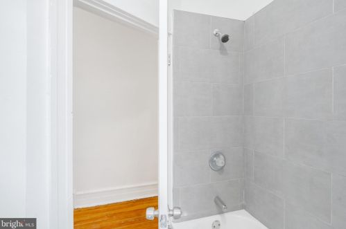 3825 16th St, Philadelphia, PA 19140-3605