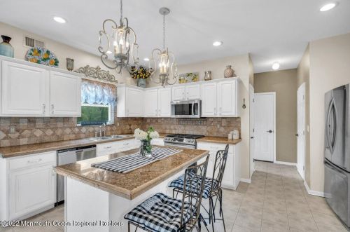 1 Highland Dr, Jackson Twp NJ 08527-1213 exterior