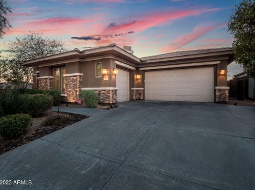 32214 16th Ave, Phoenix AZ  85085-9009 exterior