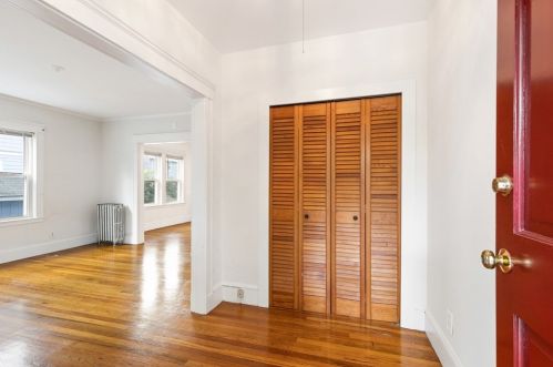 13 Edith St, Arlington MA 02474-8820 exterior