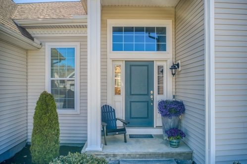 37 Pine Tree Dr, Methuen, MA 01844-1268