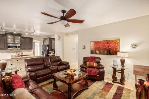 1004 Amberwood Dr, Phoenix AZ  85048-1937 exterior