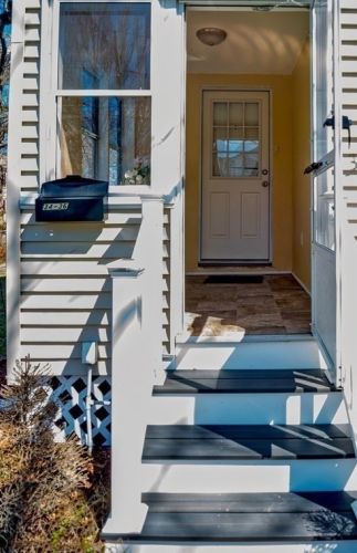 34 Lawn Ave, Quincy MA 02169-7336 exterior