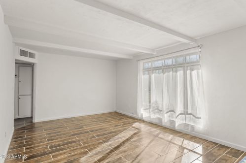 9411 3rd Dr, Phoenix, AZ 85021-2406