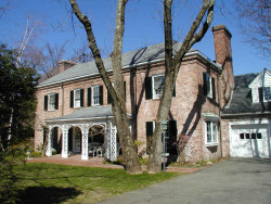 15 Lockwood Rd, Newton, MA 02465-2413