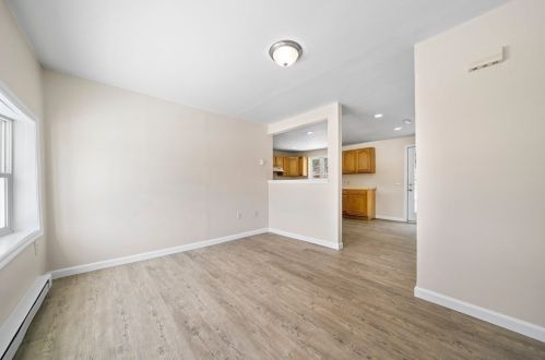 8 Ledge St, Sutton MA 01590-1665 exterior