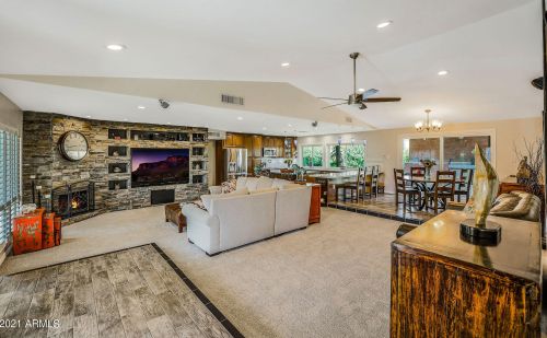 2254 Becker Ln, Phoenix, AZ 85028-3104