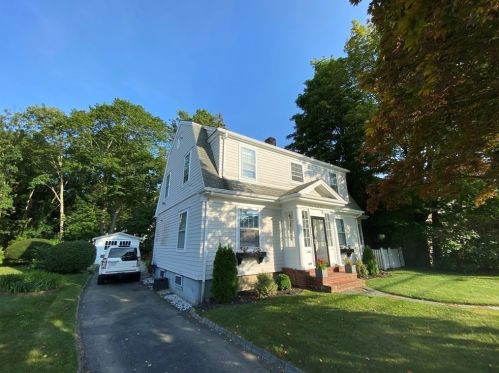 2073 Highland Ave, Fall River, MA 02720-4321