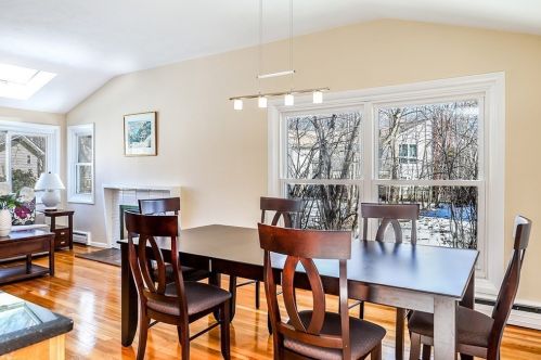 14 Selwyn Rd, Newton MA 02461-2142 exterior