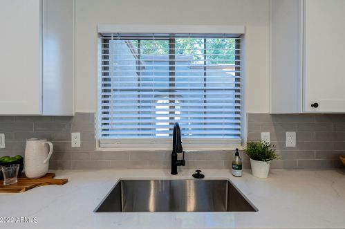 603 Beautiful Ln, Phoenix AZ 85042-7074 exterior