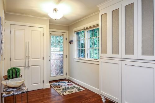 52 Woodleigh Rd, Dedham MA 02026-3129 exterior