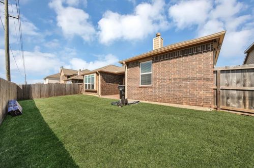 6303 Carnaby Ln, Richmond TX 77471-4588 exterior