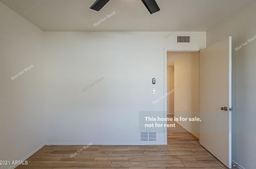 237 Denton Ln, Phoenix AZ 85014-2676 exterior